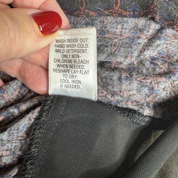 Simply Vera Wang Womens XL Black Pullover Tunic Blouse VNeck Rust Pattern Light - Picture 5 of 8